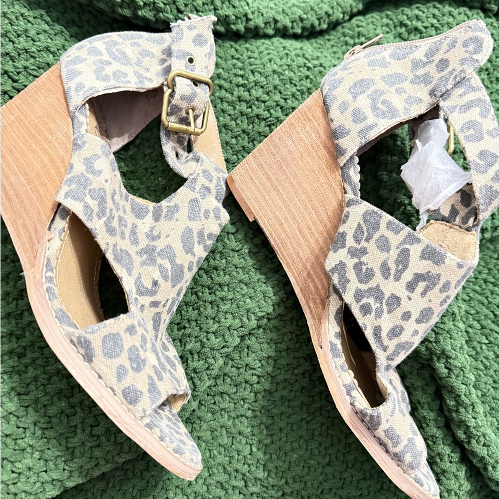 Leopard Print Wedge Sandals Very G Brand